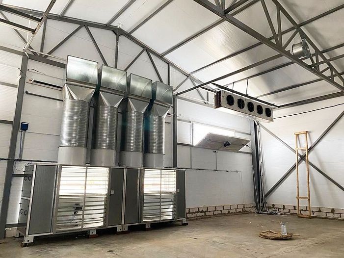 Вентиляционное оборудование для длительного хранения 3000 тонн цветного лука в овощехранилище